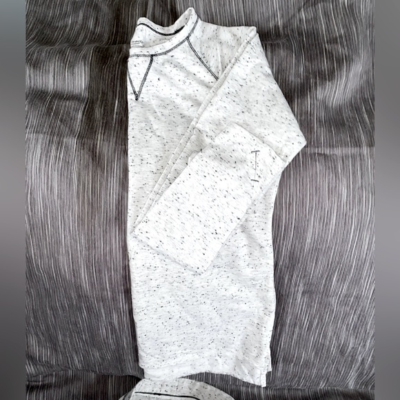 Super comfy Climate Right loungewear set, by Cuddl Duds- women’s size medium - Picture 2 of 3